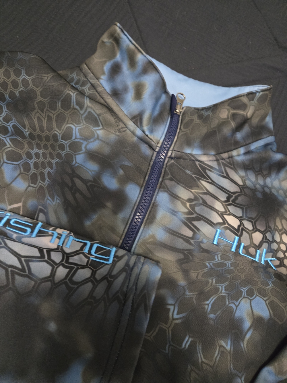Huk Men’s Blue/Black Fishing Swim Top Size L #570